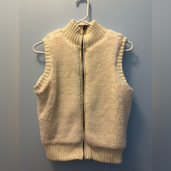 Girls vest - Picture 2 of 3